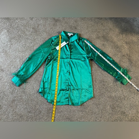 L.I.F.E. Luxurious Spliced Faux Feather Party Silky Blouse L💚New with Tags - Picture 5 of 10